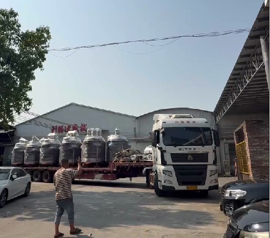 【智造未来--利腾达智能装备锂电池隔膜产线设备交付装车现场】